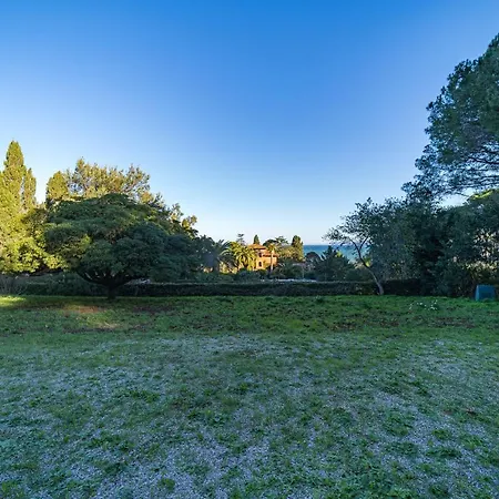 Le Grotte Villa